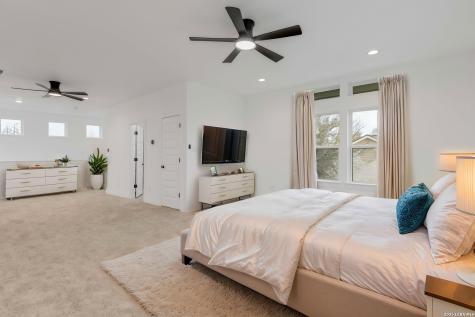 336 Knollwood Bandera TX 78003