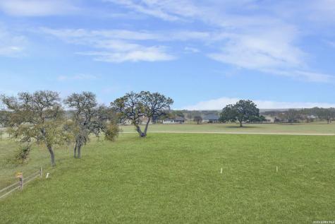 336 Knollwood Bandera TX 78003