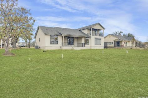 336 Knollwood Bandera TX 78003