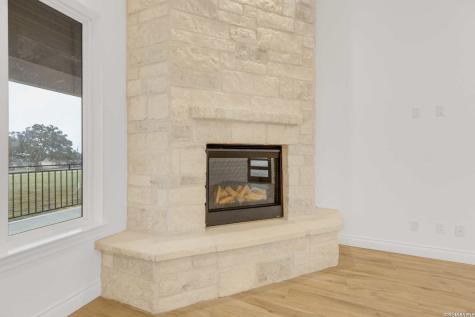336 Knollwood Bandera TX 78003