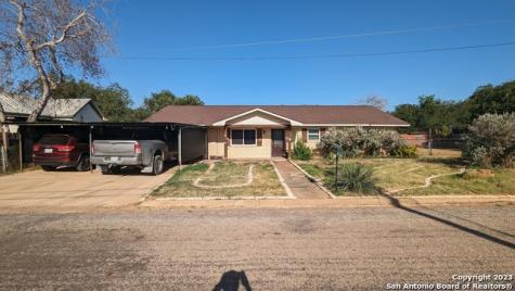 303 S Darlington Street Dilley TX 78017
