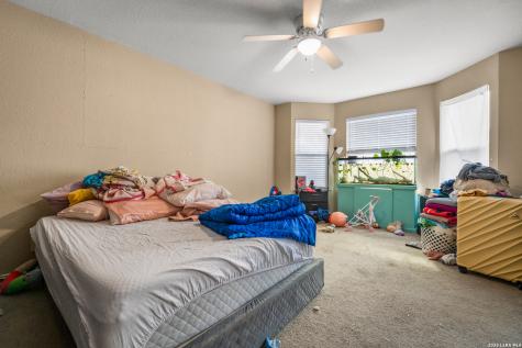 4126 Bear Oak San Antonio TX 78223