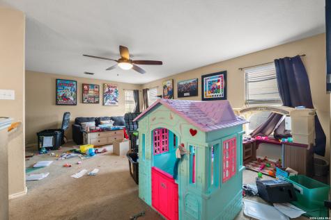 4126 Bear Oak San Antonio TX 78223