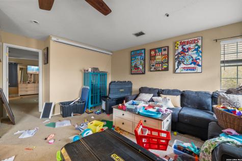 4126 Bear Oak San Antonio TX 78223