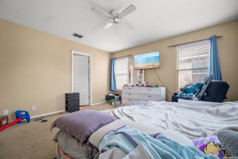 4126 Bear Oak San Antonio TX 78223