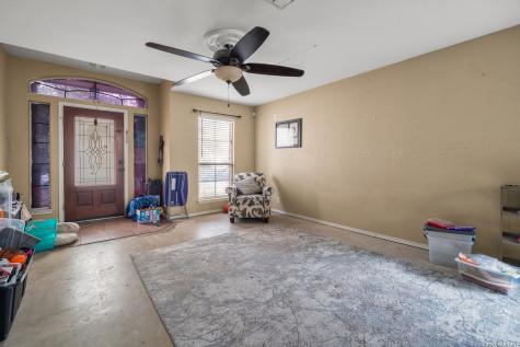 4126 Bear Oak San Antonio TX 78223