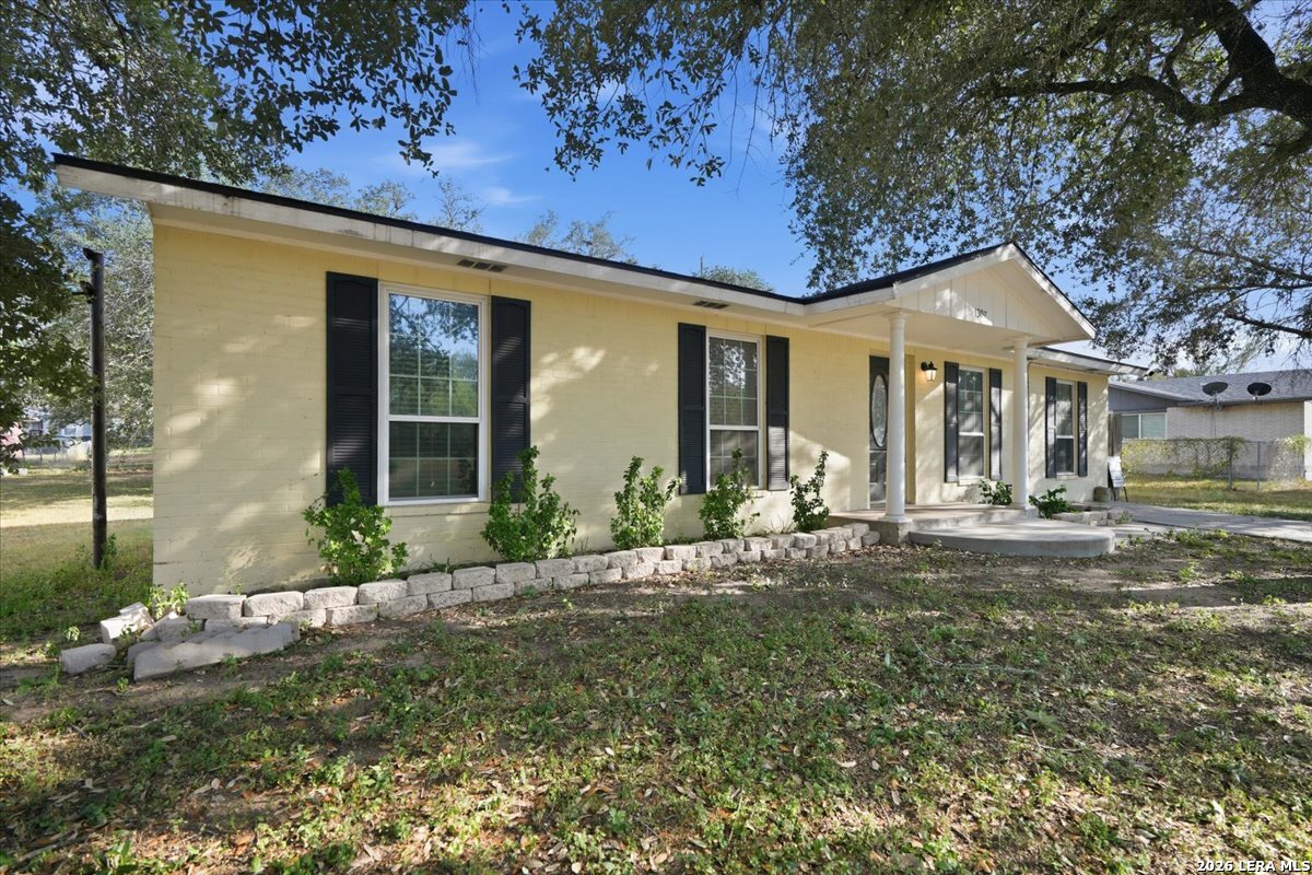 1307 William Street George West TX 78022