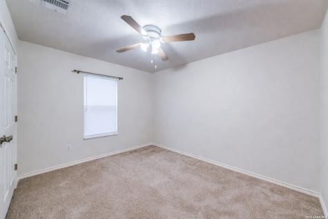 217 Hunters Dawn La Vernia TX 78121