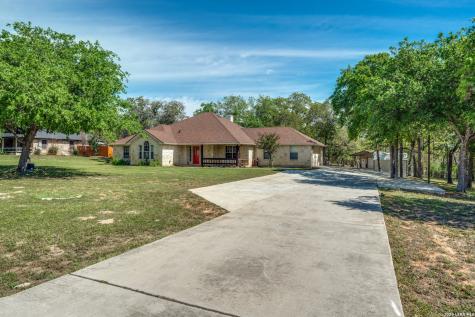 217 Hunters Dawn La Vernia TX 78121