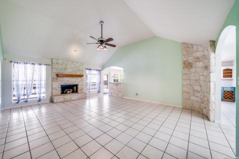 217 Hunters Dawn La Vernia TX 78121