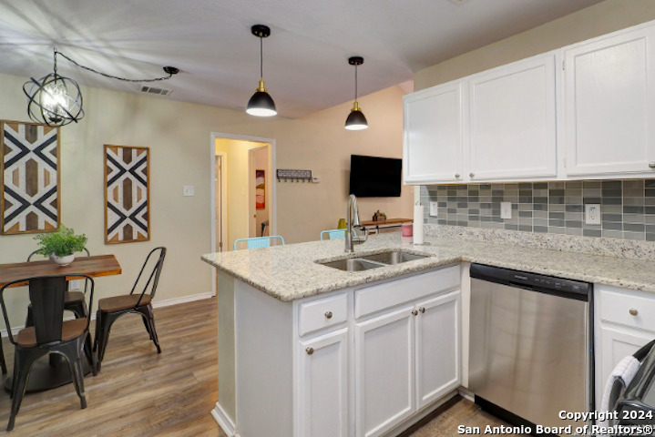 12515 Valle Dezavala San Antonio TX 78249