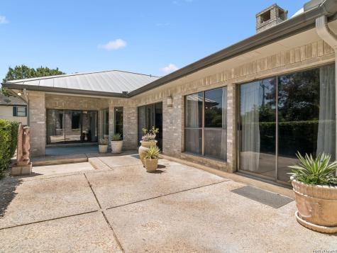 6122 Windy Knoll Windcrest TX 78239