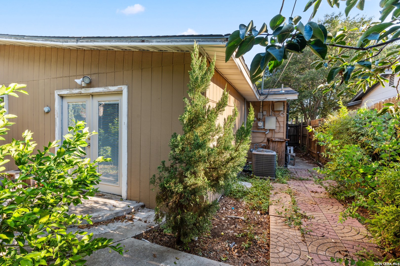 147 Gazel San Antonio TX 78213