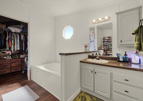 2850 Woodrow Center Kingsbury TX 78638