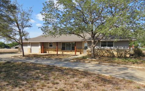 803 Cantrell Avenue Jourdanton TX 78026