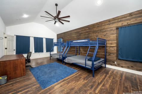 835 Lookout Lakehills TX 78063