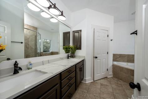 835 Lookout Lakehills TX 78063