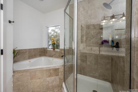 835 Lookout Lakehills TX 78063