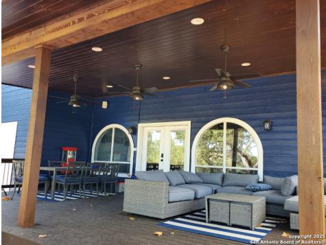 835 Lookout Lakehills TX 78063