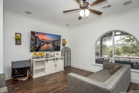 835 Lookout Lakehills TX 78063