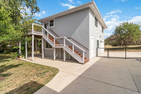 21927 Park View Drive Garden Ridge TX 78266