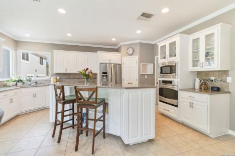 21927 Park View Drive Garden Ridge TX 78266
