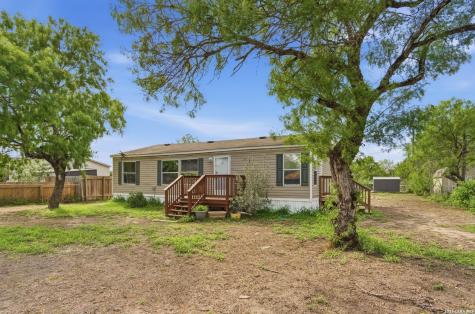 1105 Walnut Street Jourdanton TX 78026