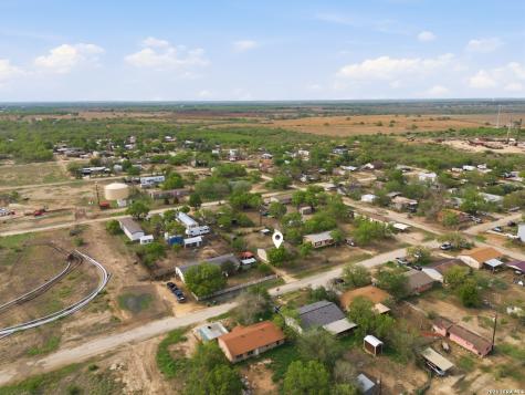 1105 Walnut Street Jourdanton TX 78026