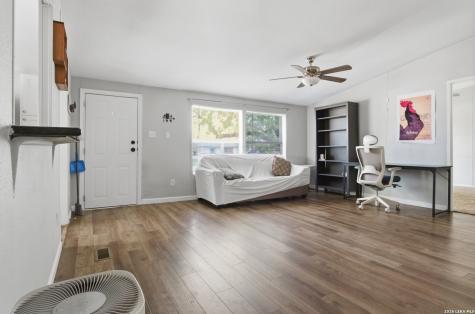1105 Walnut Street Jourdanton TX 78026