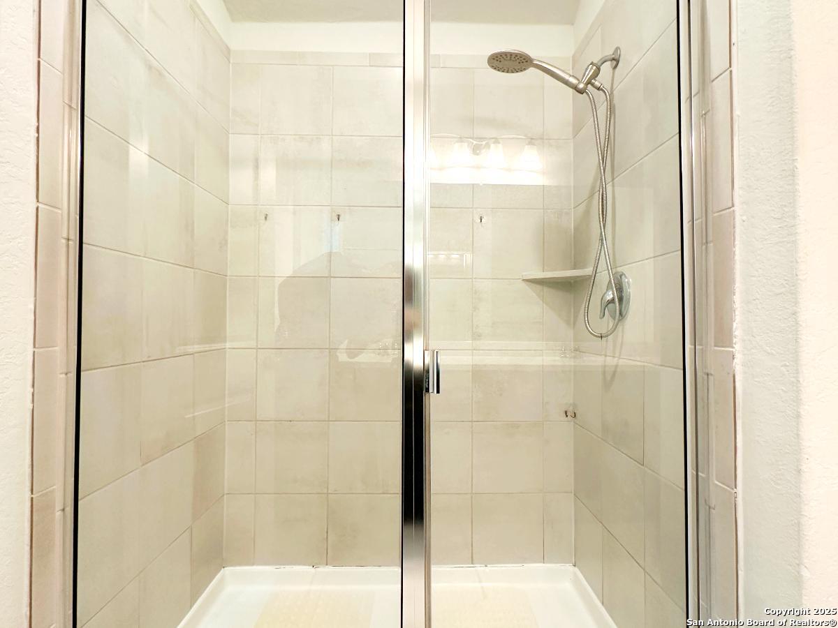 3906 Glenloch Way Converse TX 78109