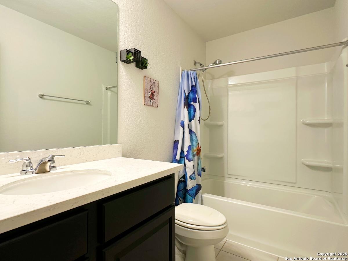 3906 Glenloch Way Converse TX 78109