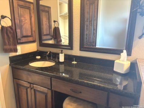 104 Park View Poth TX 78147