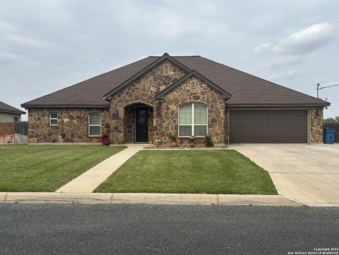 104 Park View Poth TX 78147