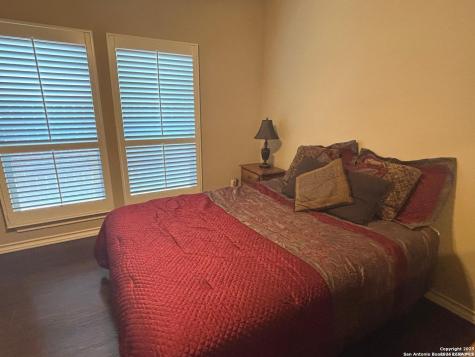 104 Park View Poth TX 78147