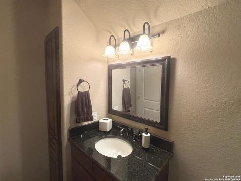 104 Park View Poth TX 78147