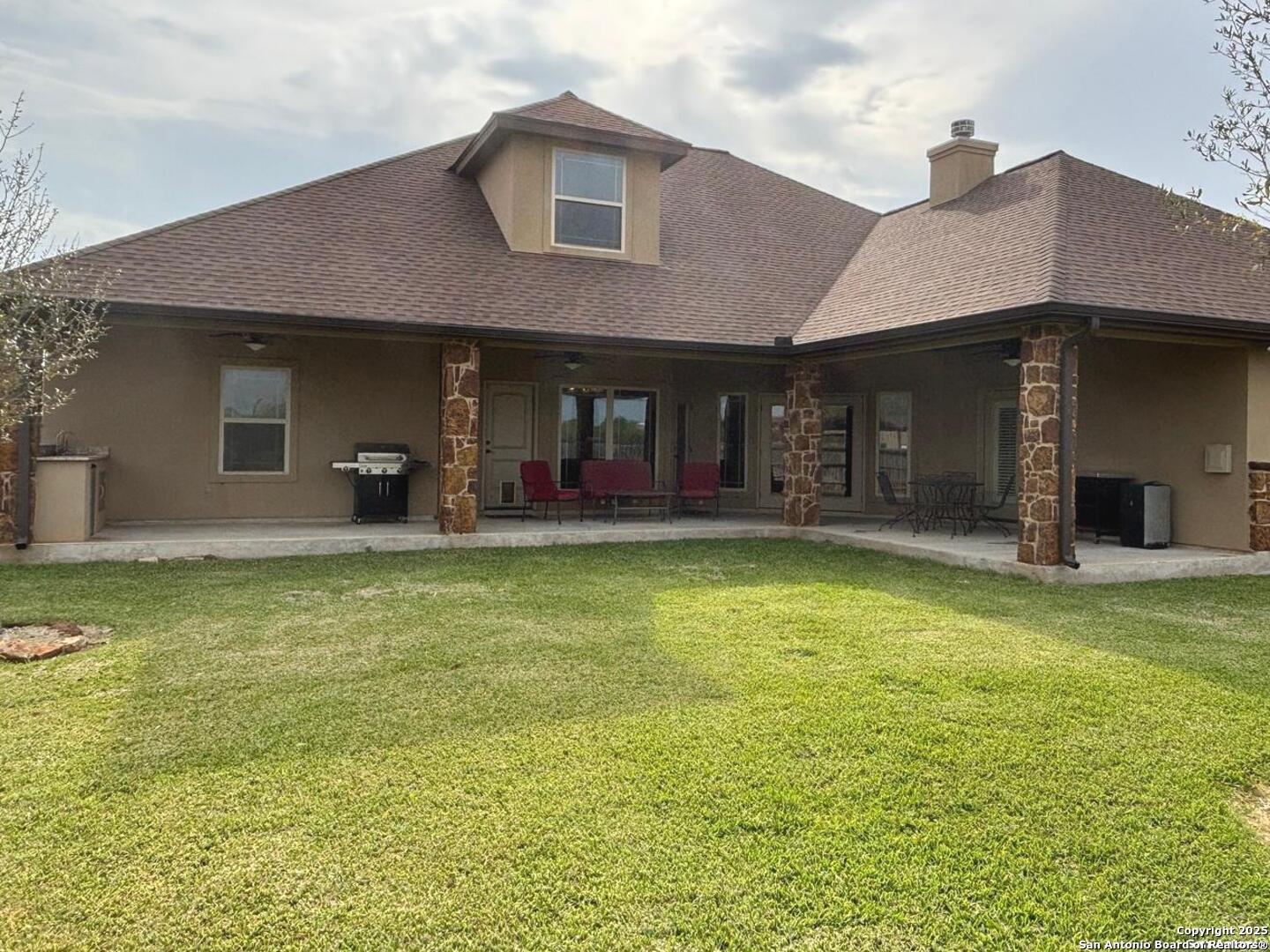 104 Park View Poth TX 78147