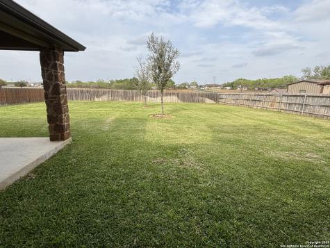 104 Park View Poth TX 78147