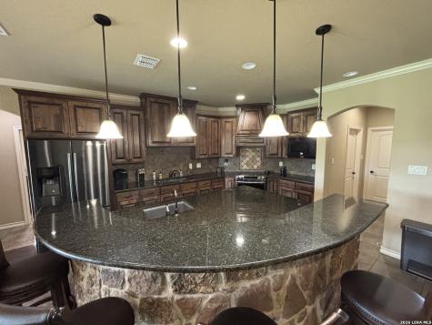 104 Park View Poth TX 78147