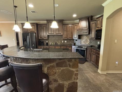 104 Park View Poth TX 78147