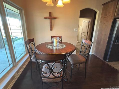 104 Park View Poth TX 78147