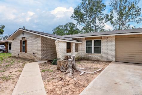 413 Georgia Ann Drive Pleasanton TX 78064