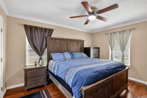 413 Georgia Ann Drive Pleasanton TX 78064