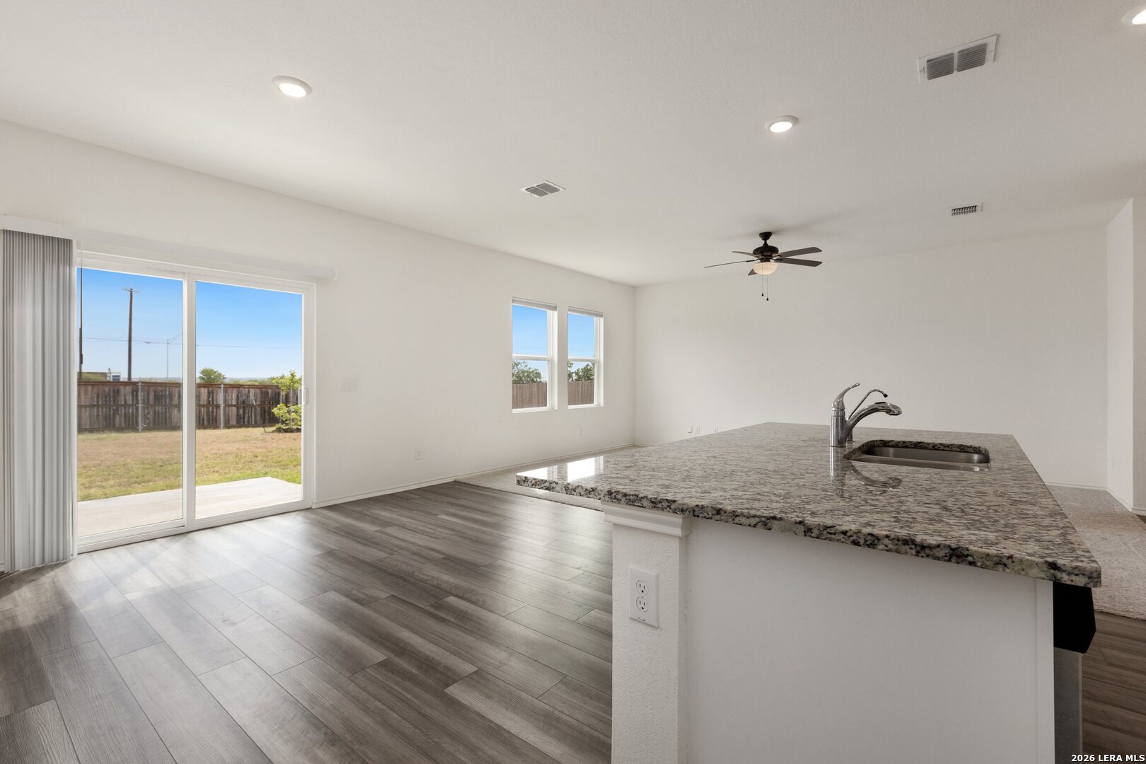 5535 Rue Girard Converse TX 78109