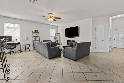 8019 Vega Horizon San Antonio TX 78252