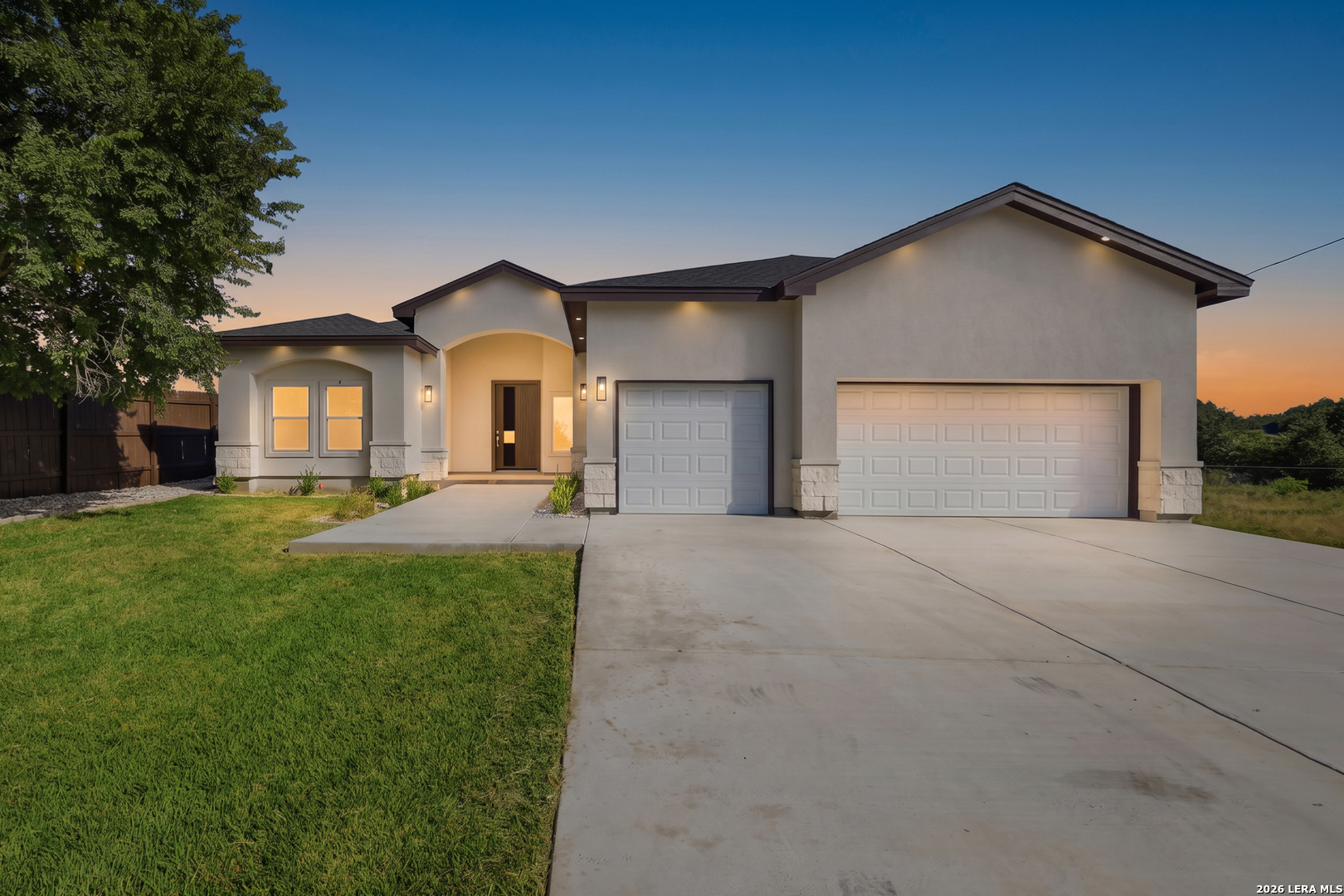 7801 Yellow Bark Selma TX 78154