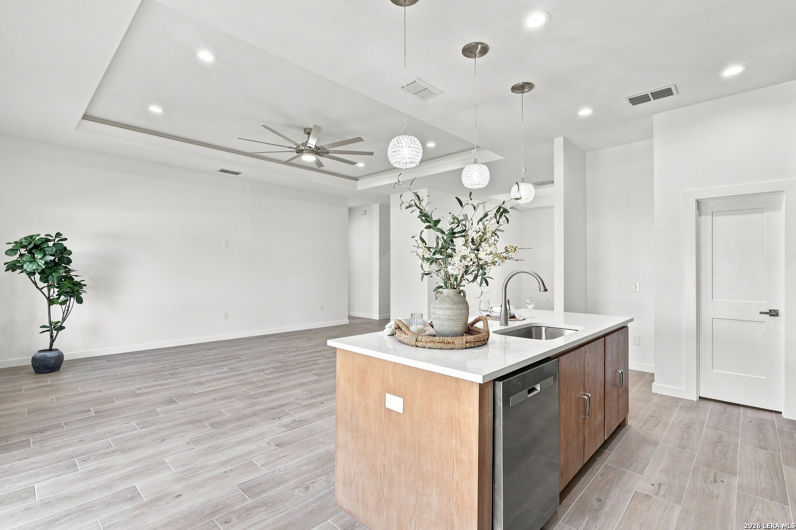7801 Yellow Bark Selma TX 78154