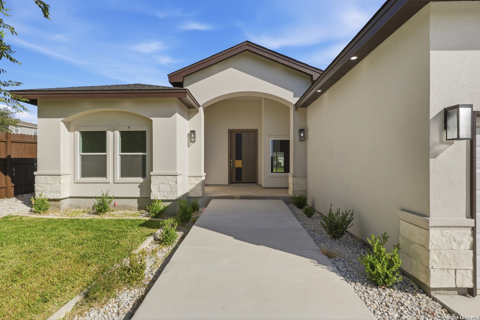 7801 Yellow Bark Selma TX 78154