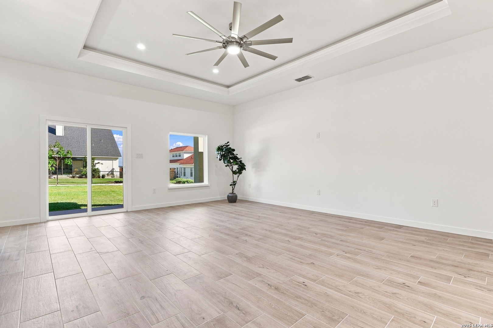 7801 Yellow Bark Selma TX 78154