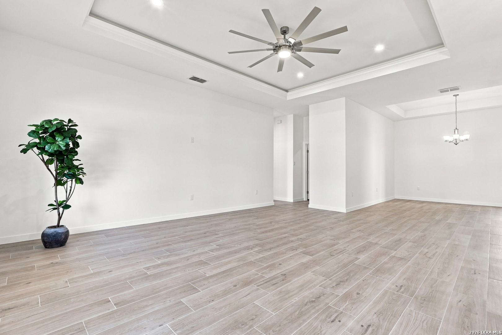 7801 Yellow Bark Selma TX 78154