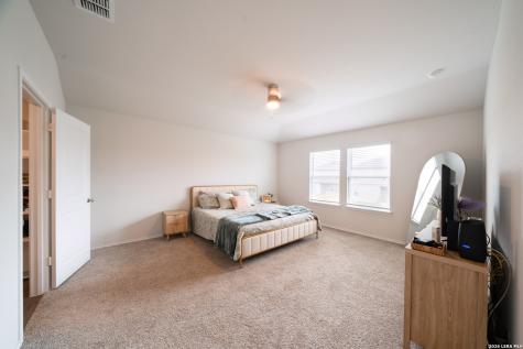 214 Legendary Trail Loop Floresville TX 78114